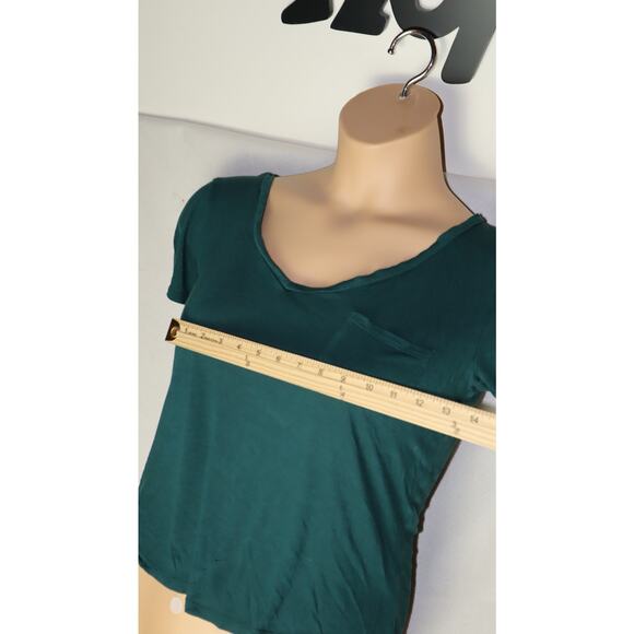 Green Shirt 14x18 - Picture 2 of 3